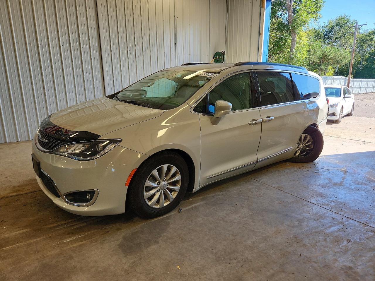 2017 CHRYSLER PACIFICA TOURING L | 2C4RC1BG5HR675925 | UPCARS