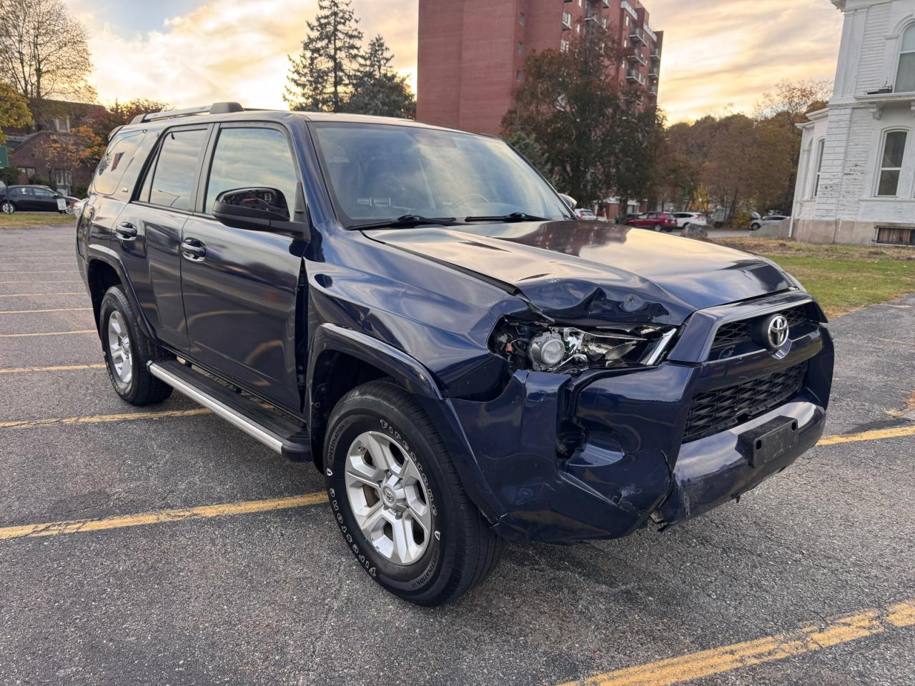 2019 TOYOTA 4RUNNER SR5 | JTEBU5JR9K5689321 | UPCARS