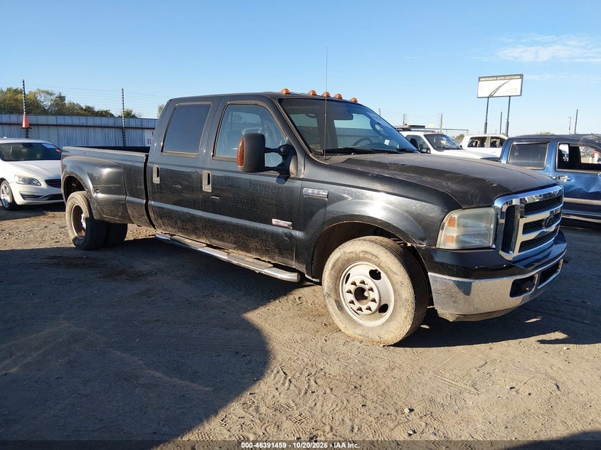 2005 FORD F-350 LARIAT/XL/XLT | 1FTWW32P45EC55622 | UPCARS