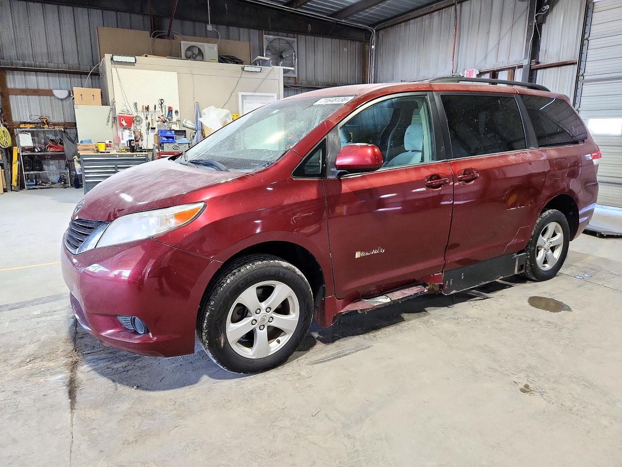 2011 TOYOTA SIENNA LE | 5TDKK3DC1BS127459 | UPCARS