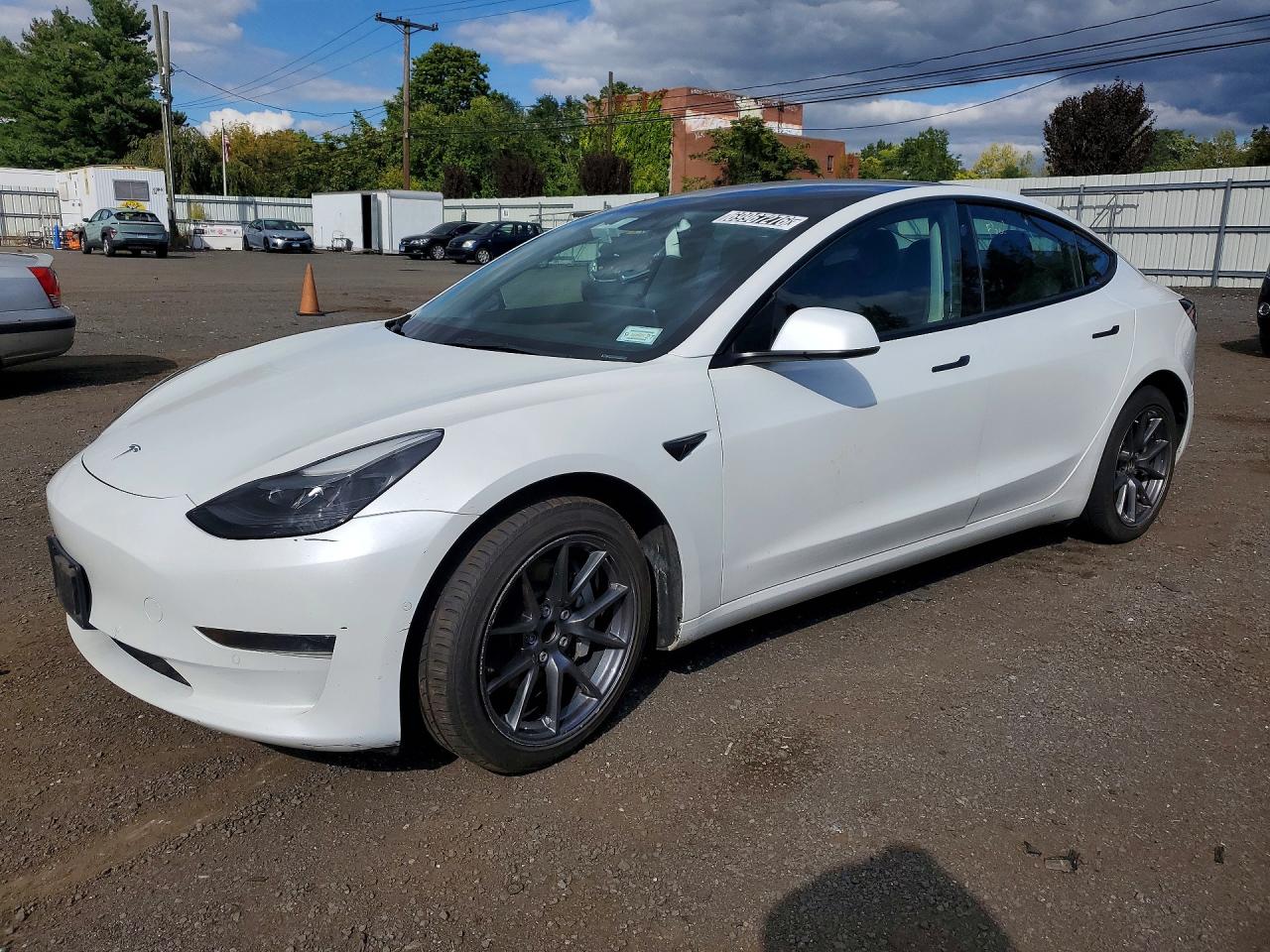 2022 TESLA MODEL 3 | 5YJ3E1EA9NF372211 | UPCARS