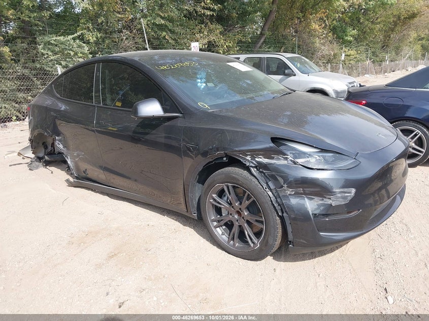 2024 TESLA MODEL Y LONG RANGE SINGLE MOTOR REAR-WHEEL DRIVE/RWD | 7SAYGDED2RF202597 | UPCARS