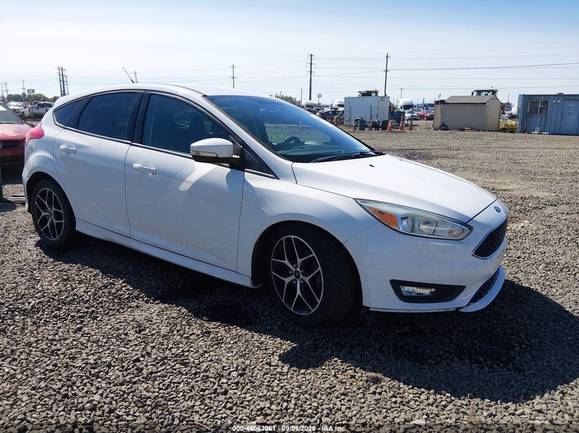 2016 FORD FOCU SE | 1FADP3K2XGL289559 | UPCARS