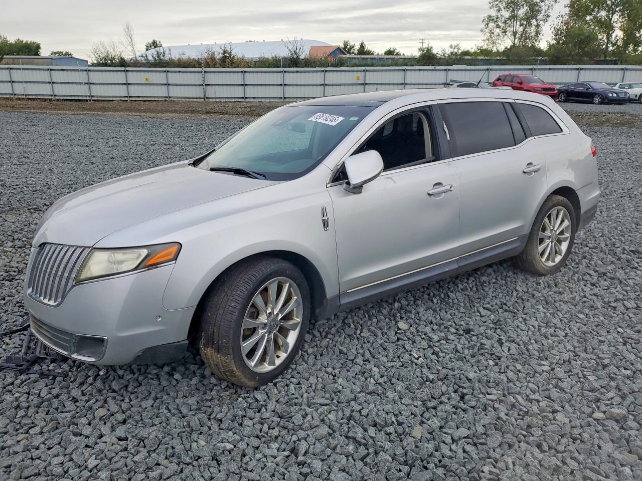 2011 LINCOLN MKT | 2LMHJ5AT5BBJ54842 | UPCARS