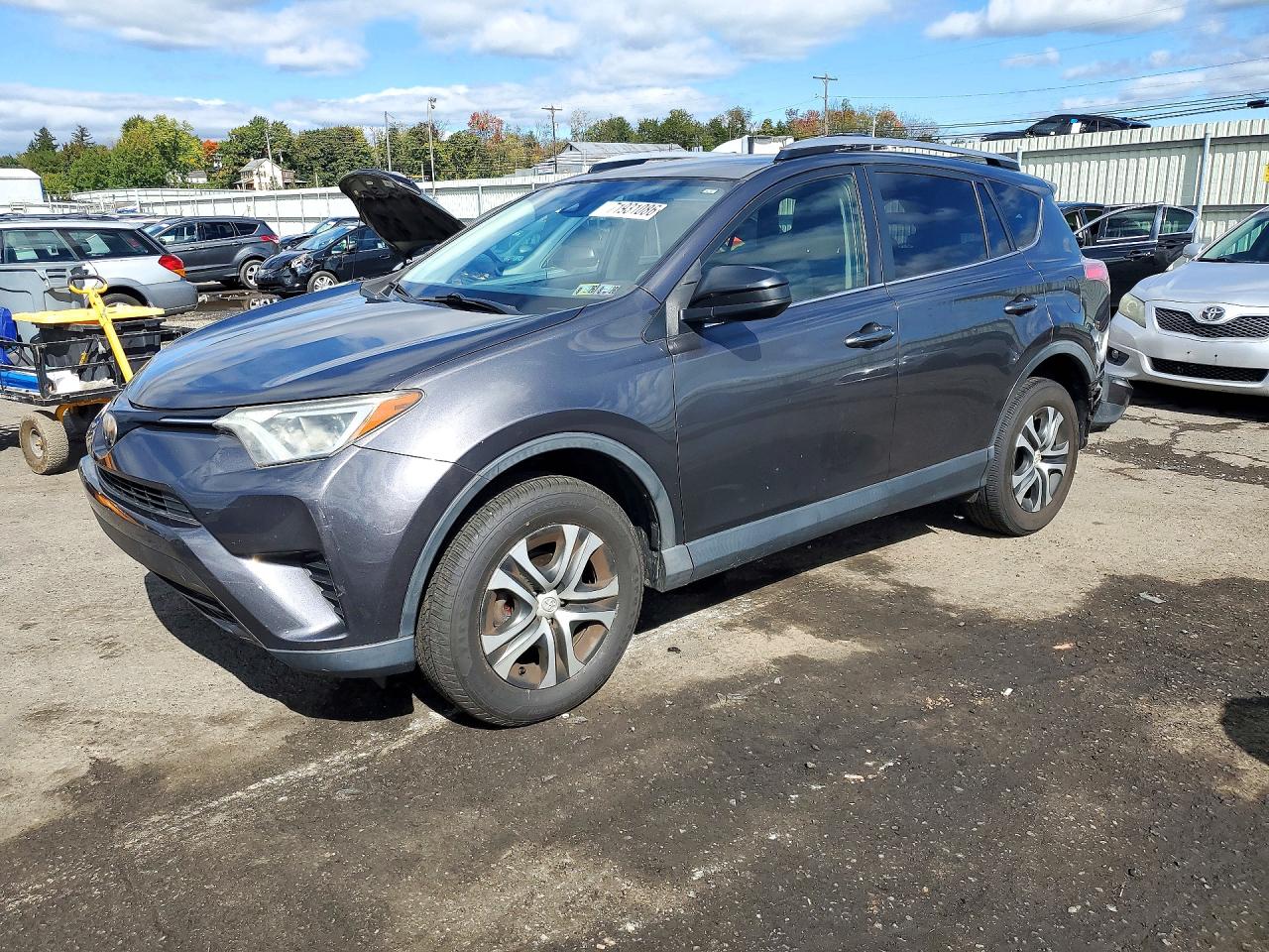 2017 TOYOTA RAV4 LE | JTMBFREV4HJ148822 | UPCARS