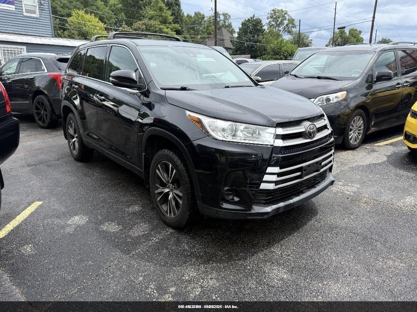 2018 TOYOTA HIGHLANDER LE | 5TDBZRFH1JS883847 | UPCARS