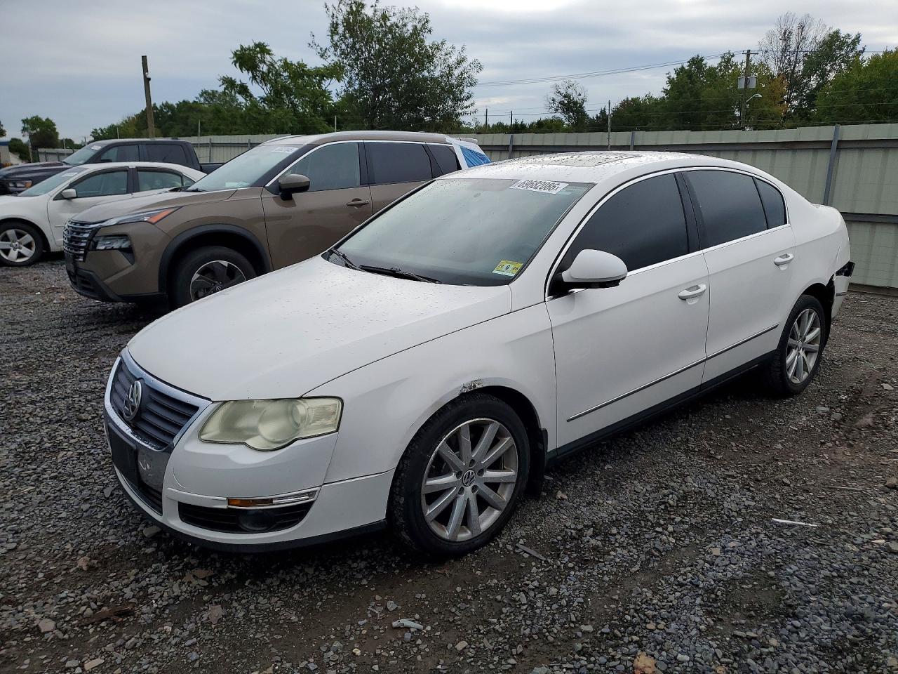 2010 VOLKSWAGEN PASSAT KOMFORT | WVWJM7AN7AE154530 | UPCARS