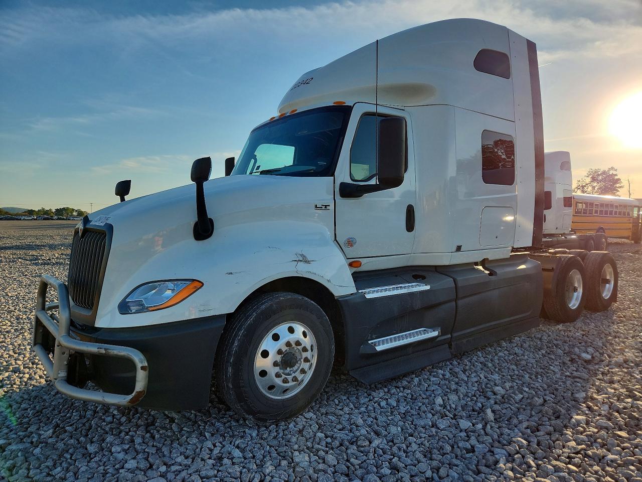 2022 INTERNATIONAL LT625 SEMI TRUCK | 3HSDZAPR3NN589293 | UPCARS