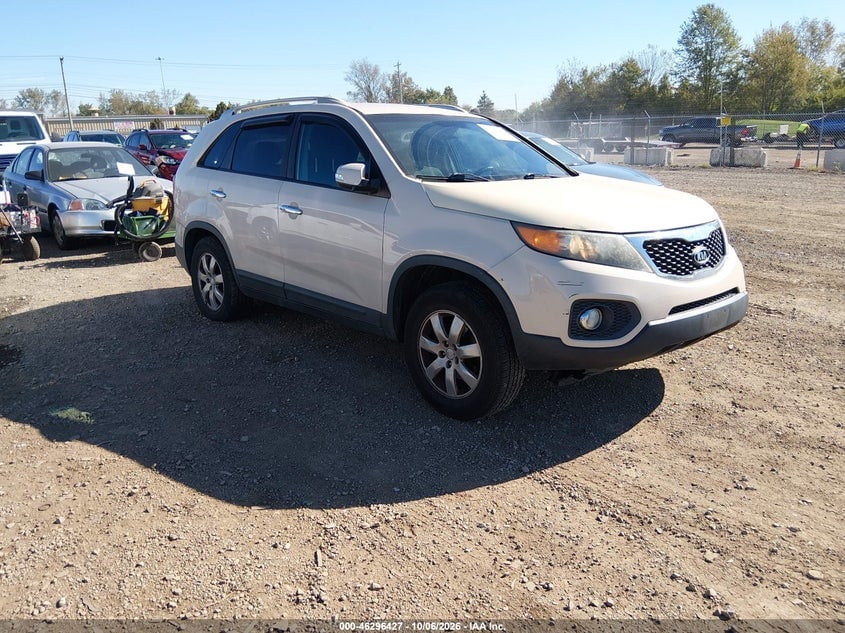 2011 KIA SORENTO LX | 5XYKT3A1XBG115260 | UPCARS