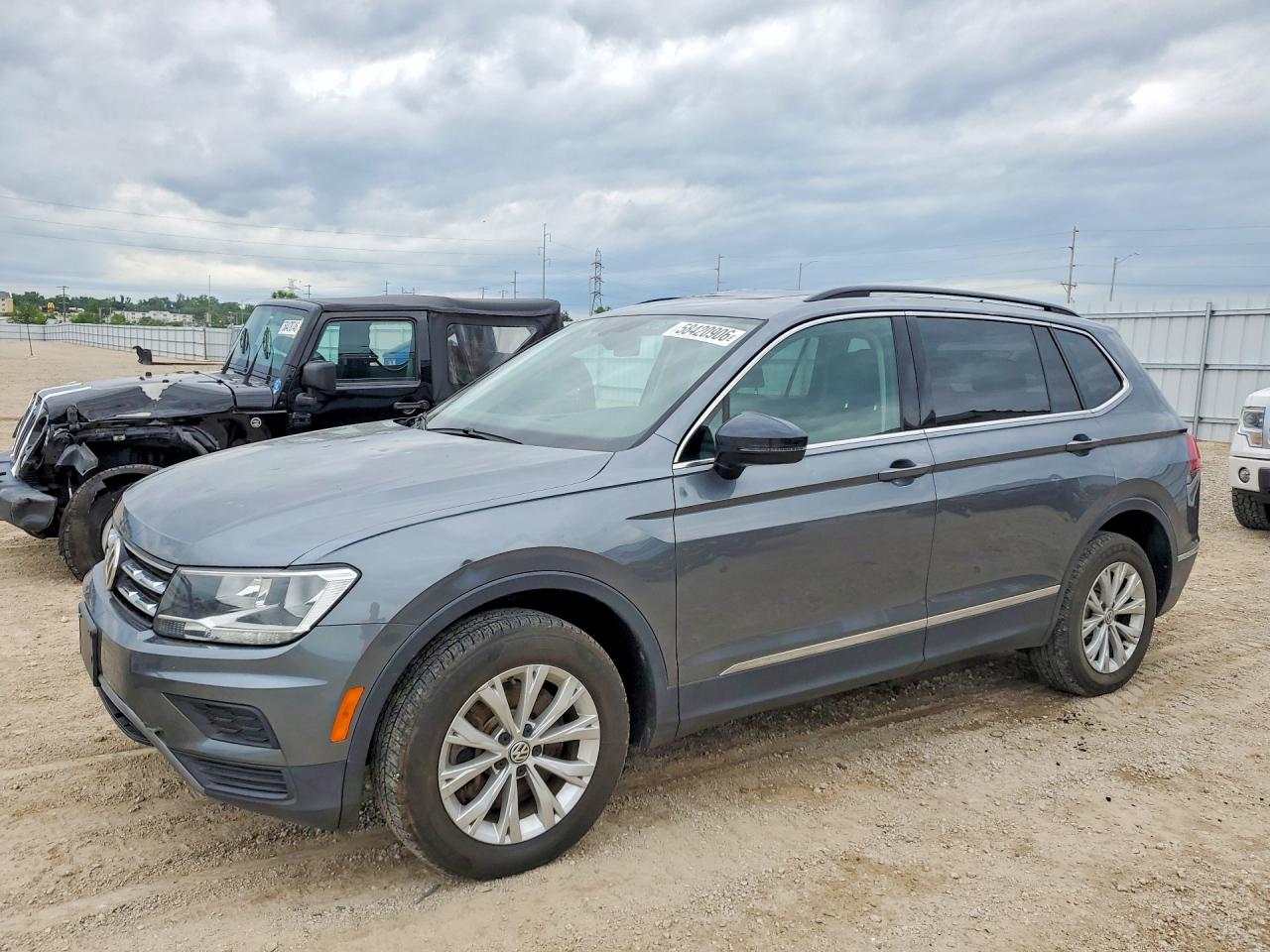 2018 VOLKSWAGEN TIGUAN SE | 3VV2B7AX7JM172694 | UPCARS