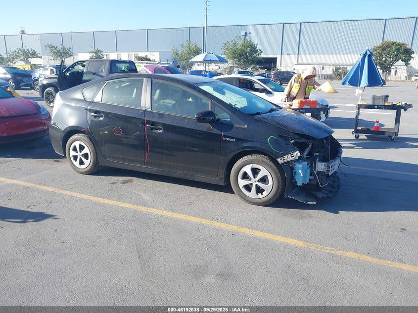 2015 TOYOTA PRIUS TWO | JTDKN3DU2F1961727 | UPCARS