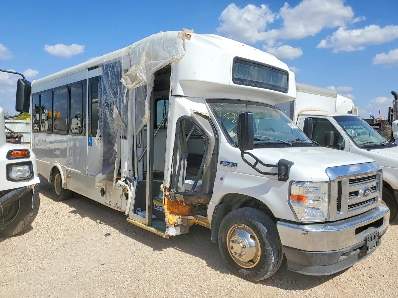 2021 FORD ECONOLINE SHUTTLE BUS | 1FDFE4FN2MDC20739 | UPCARS