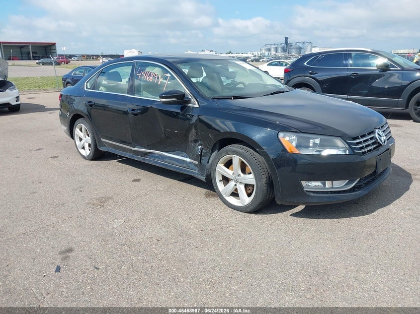 2013 VOLKSWAGEN PASSAT 2.0L TDI SE | 1VWBN7A3XDC119736 | UPCARS