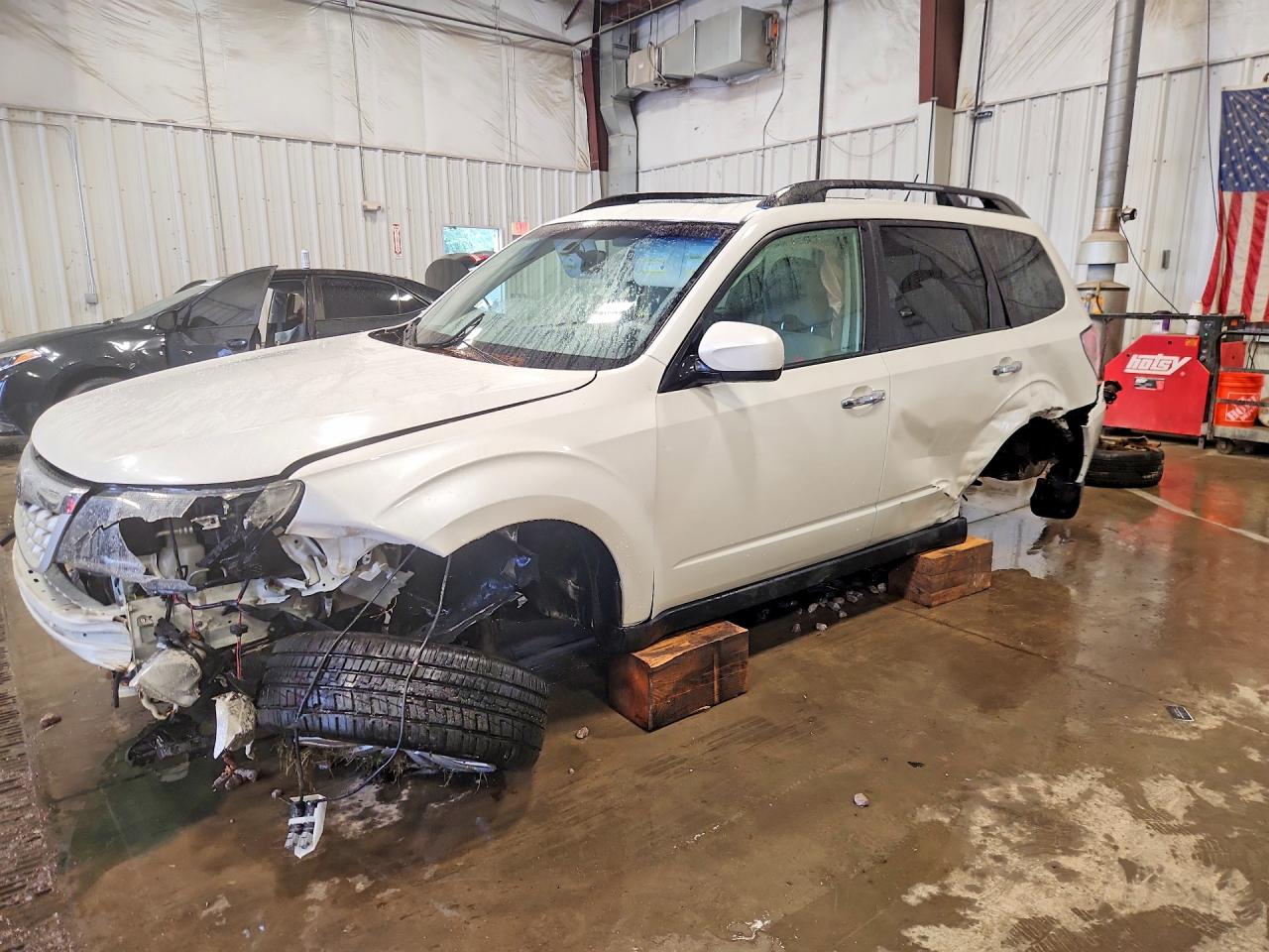 2011 SUBARU FORESTER LIMITED | JF2SHAEC3BH756440 | UPCARS