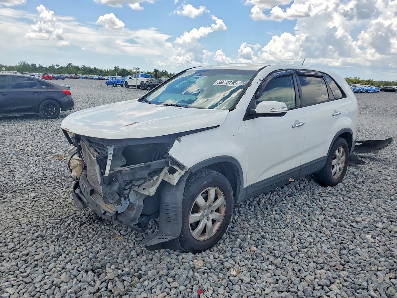 2013 KIA SORENTO LX | 5XYKT4A15DG313317 | UPCARS