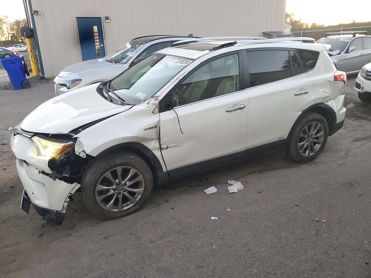 2016 TOYOTA RAV4 LIMITED | JTMDJREV1GD043529 | UPCARS
