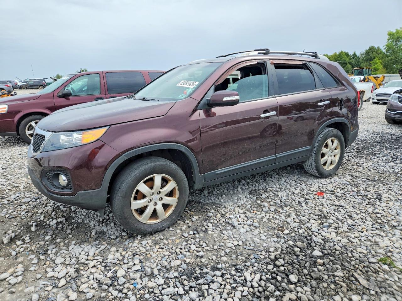 2011 KIA SORENTO LX | 5XYKT4A11BG174607 | UPCARS