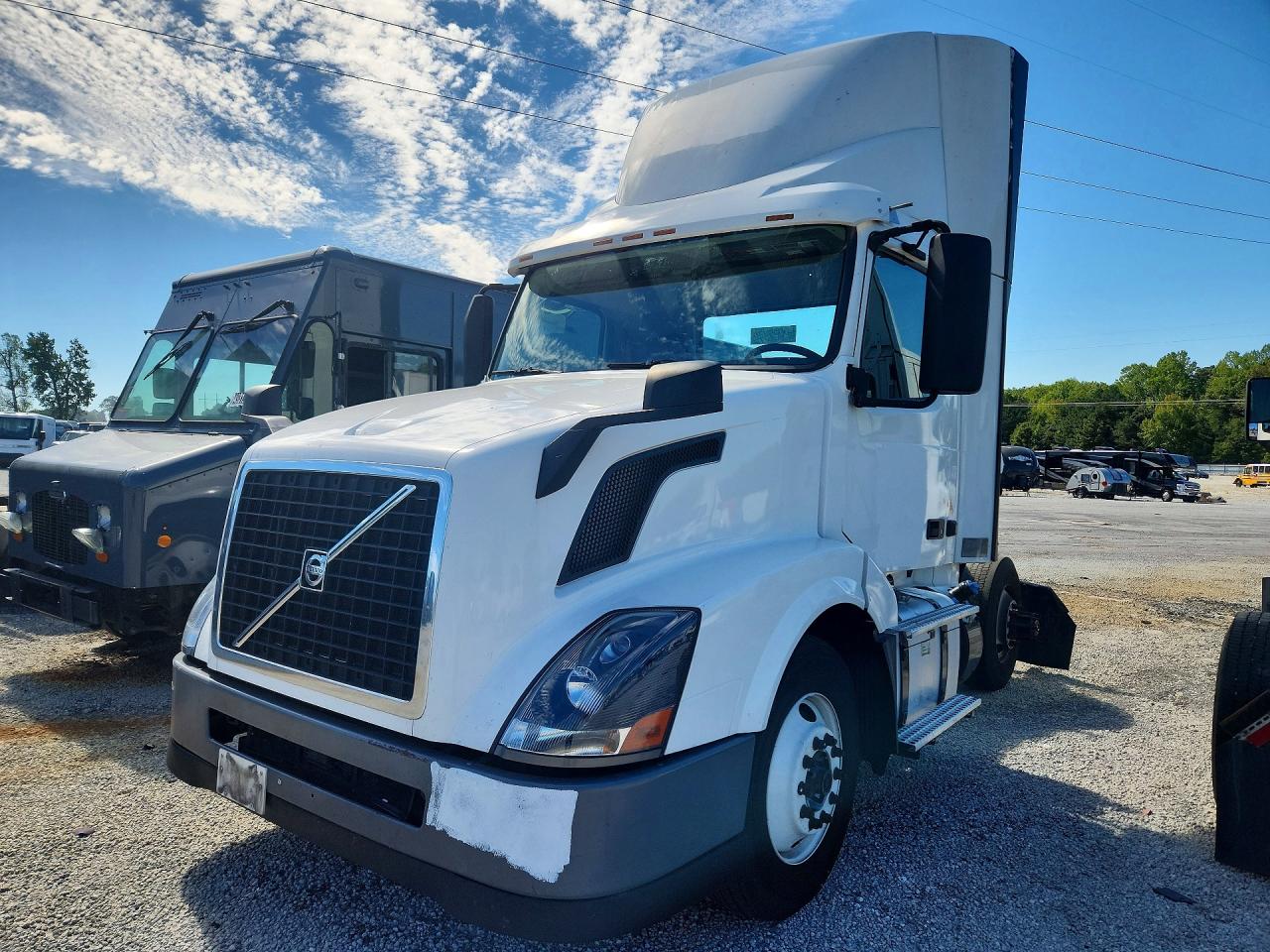 2017 VOLVO VN | 4V4N39TG3HN988078 | UPCARS