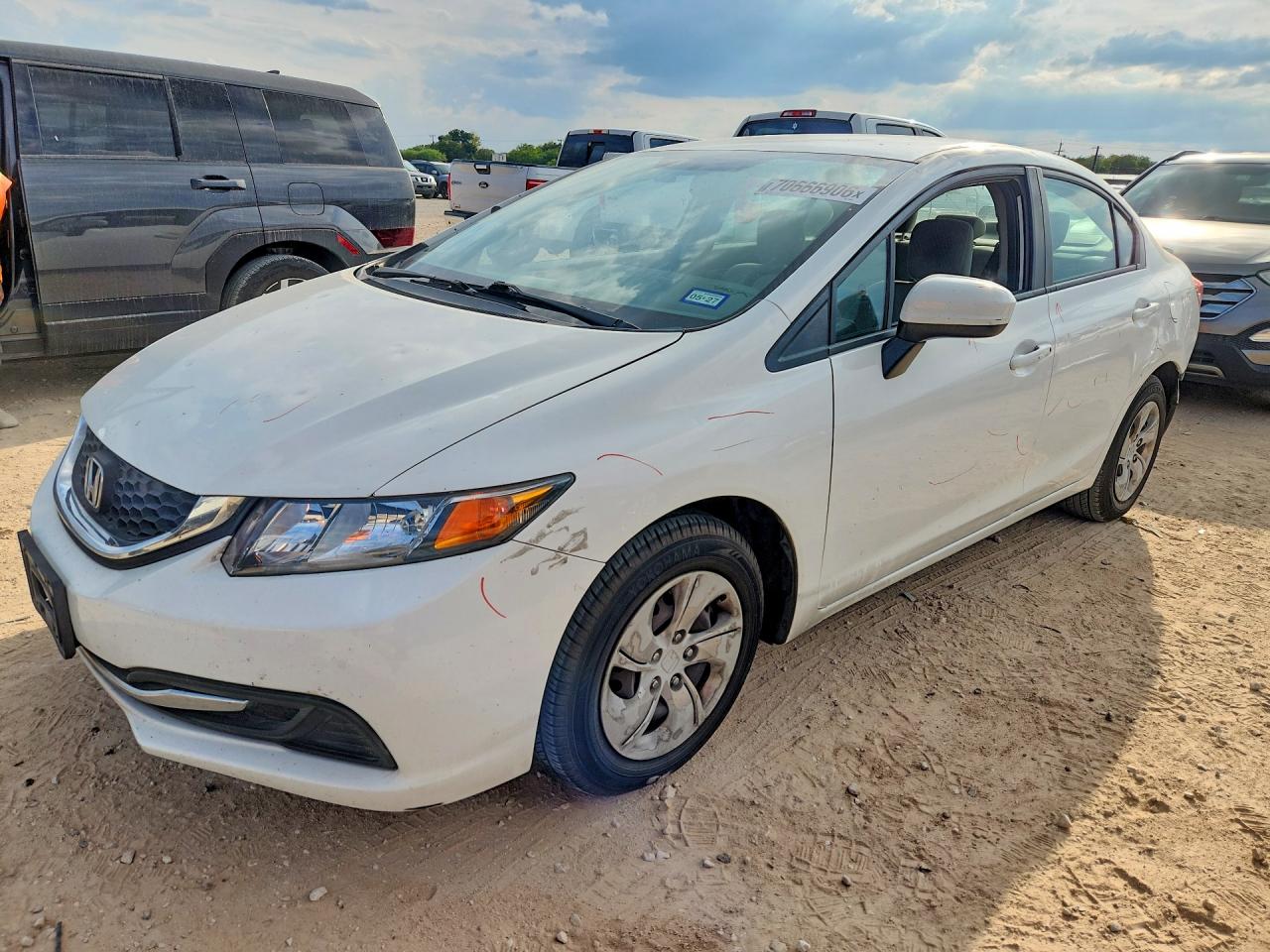 2014 HONDA CIVIC LX | 19XFB2F57EE239062 | UPCARS