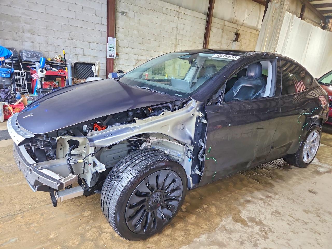 2024 TESLA MODEL Y | 7SAYGDEE5RA272648 | UPCARS