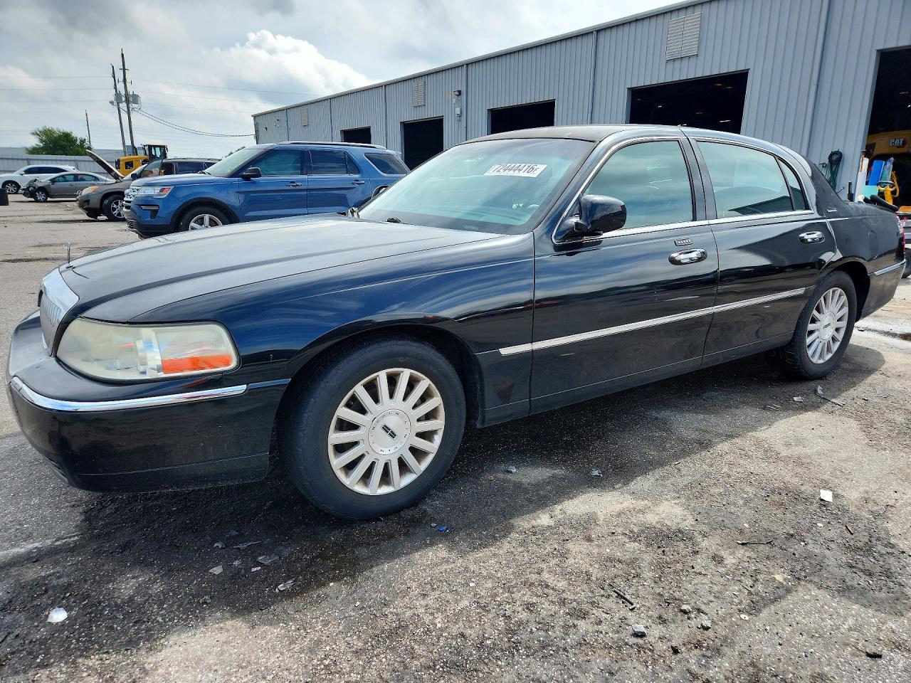 2004 LINCOLN TOWNCAR EXECUTIVE | 1LNHM81W44Y645195 | UPCARS