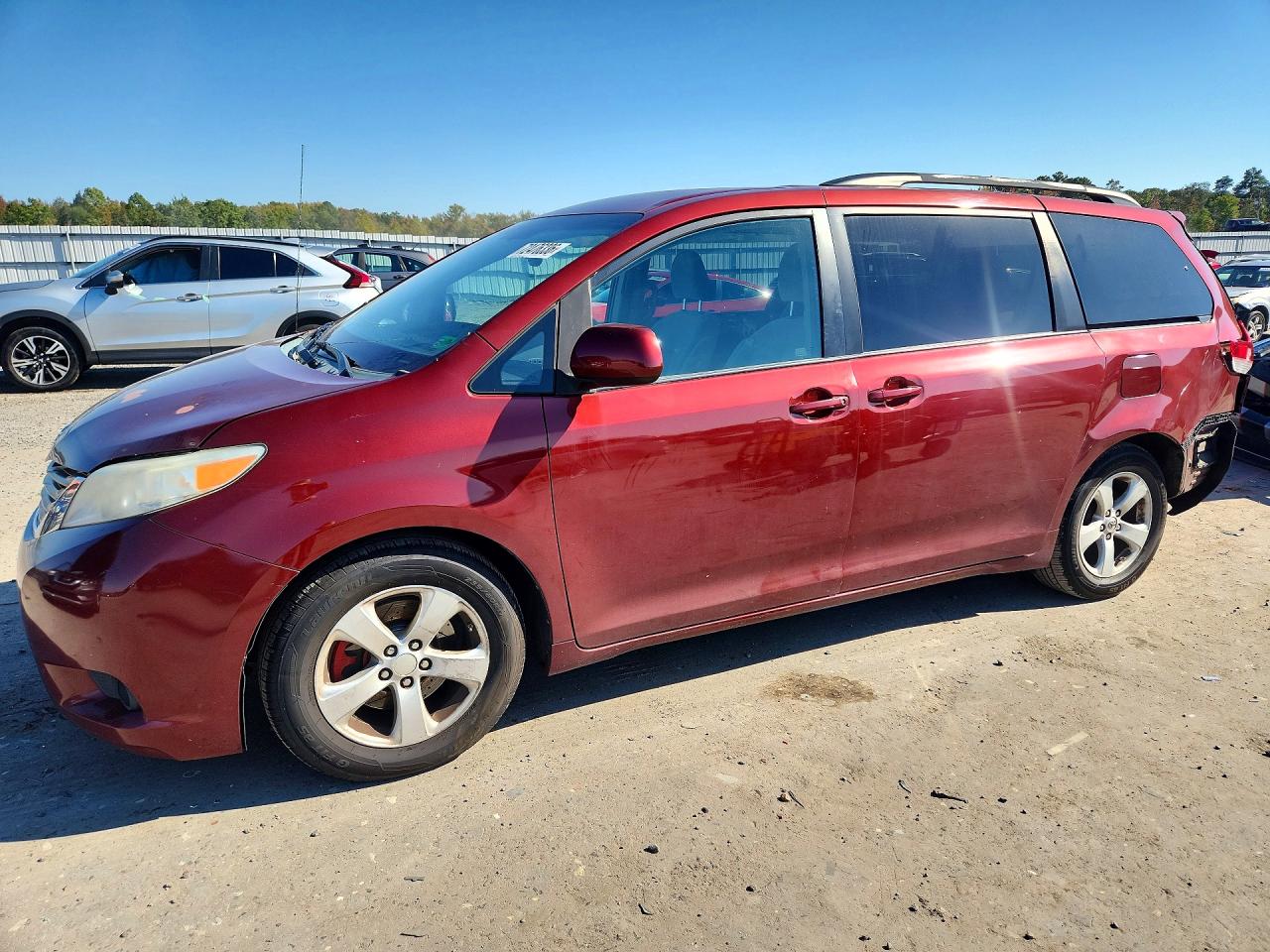 2013 TOYOTA SIENNA LE | 5TDKK3DC4DS338979 | UPCARS