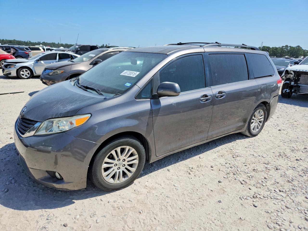 2011 TOYOTA SIENNA XLE 8-PASSENGER | 5TDYK3DC1BS136012 | UPCARS
