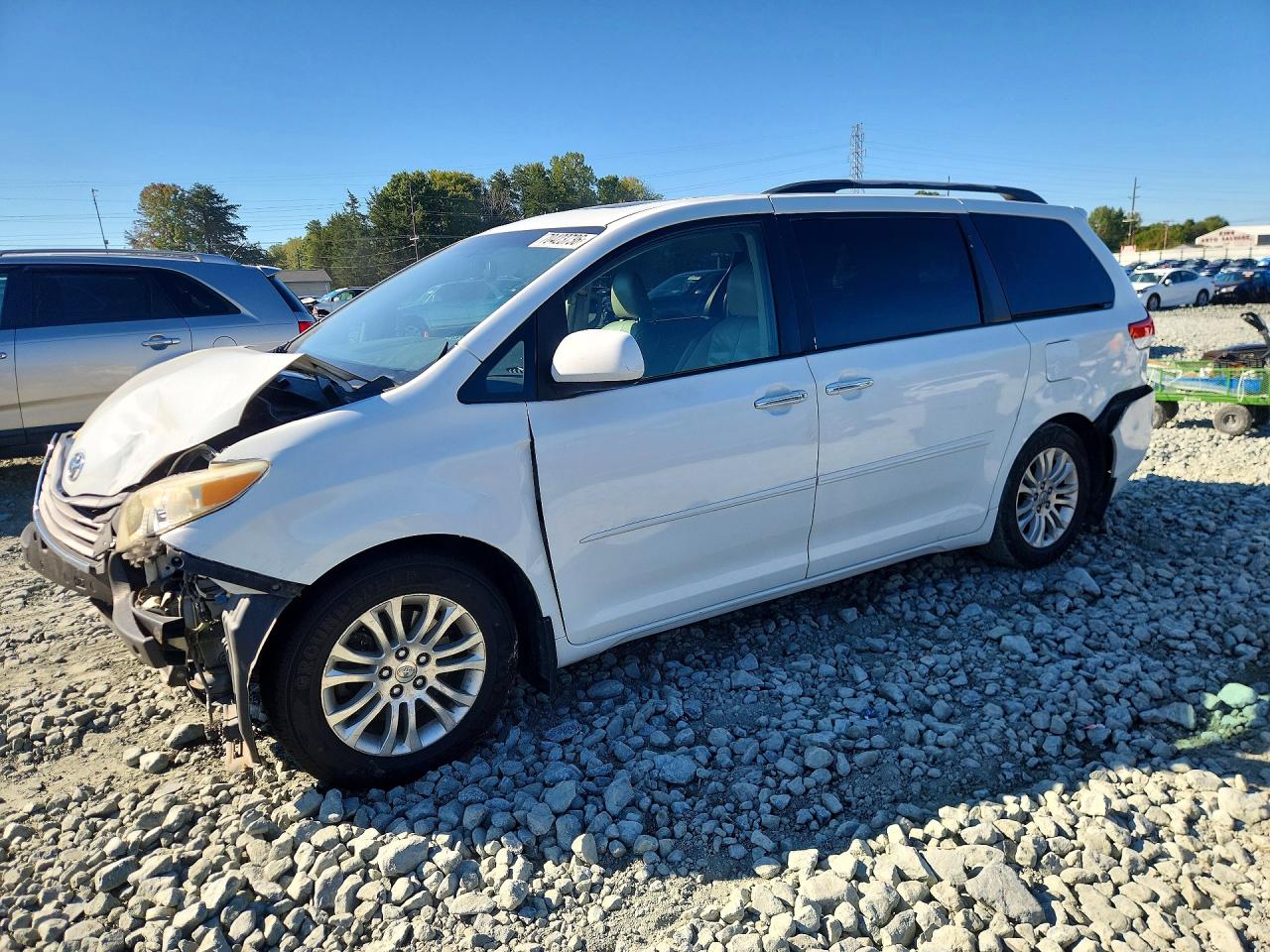2011 TOYOTA SIENNA XLE 8-PASSENGER | 5TDYK3DCXBS060807 | UPCARS
