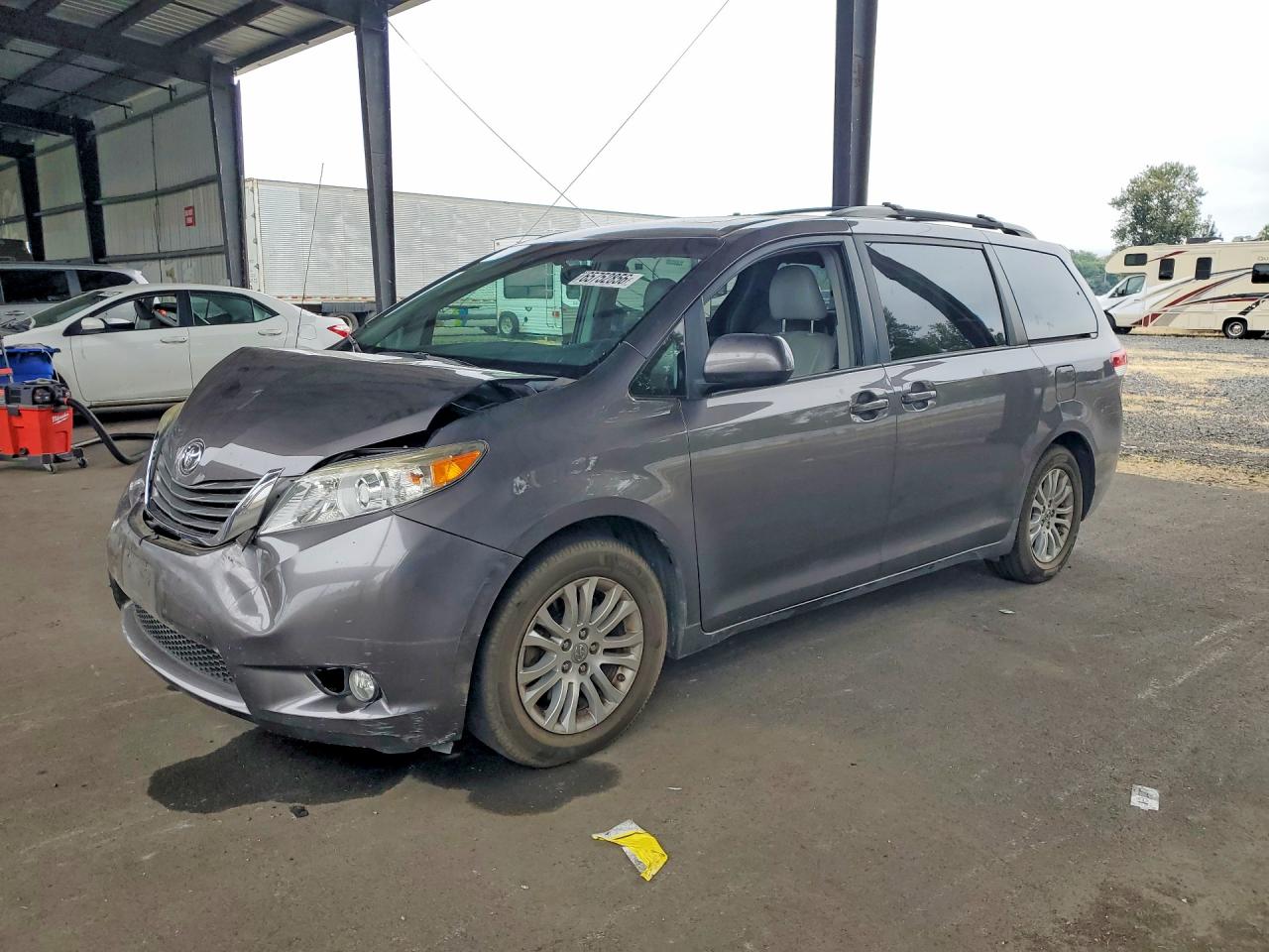 2011 TOYOTA SIENNA XLE 8-PASSENGER | 5TDYK3DC6BS161701 | UPCARS