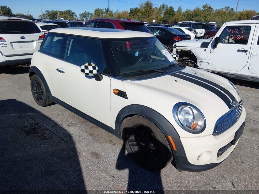 2013 MINI HARDTOP COOPER | WMWSU3C56DT683068 | UPCARS