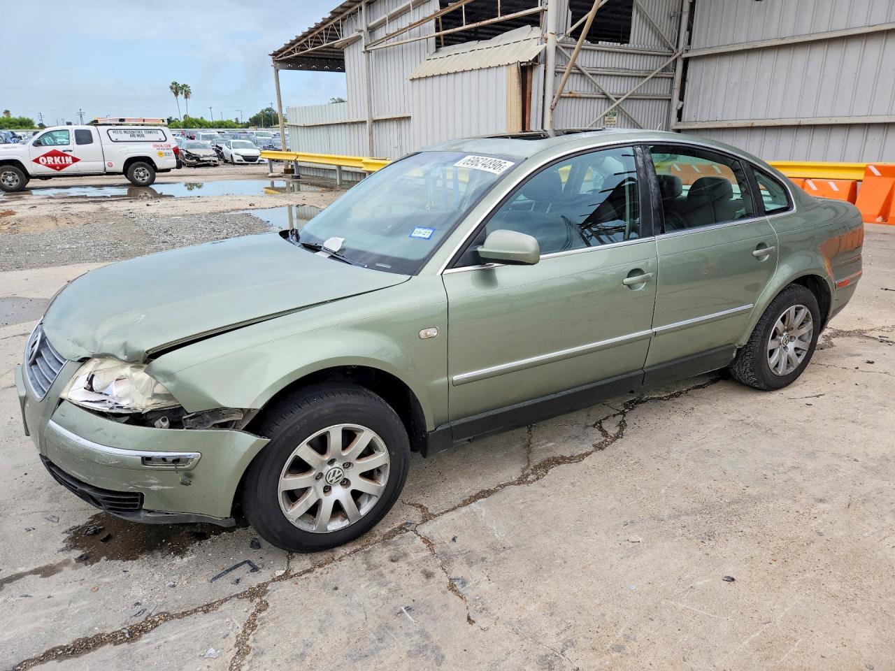 2001 VOLKSWAGEN PASSAT GLS | WVWPD63B01P102412 | UPCARS