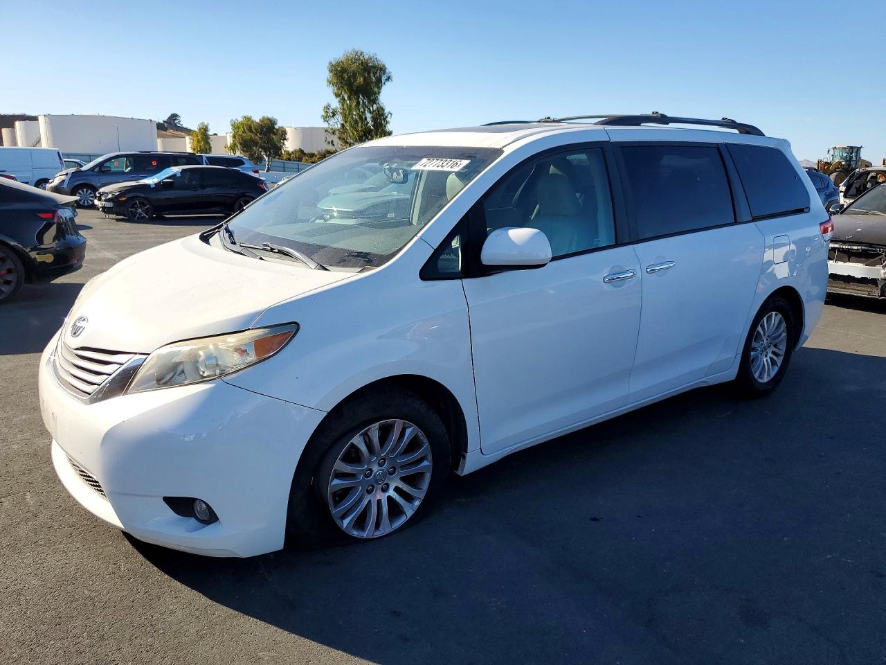 2011 TOYOTA SIENNA XLE 8-PASSENGER | 5TDYK3DC5BS114899 | UPCARS