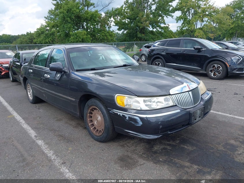 1998 LINCOLN TOWN CAR EXECUTIVE | 1LNFM81W3WY712010 | UPCARS