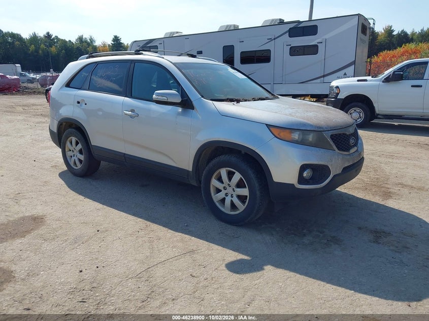 2011 KIA SORENTO LX | 5XYKT3A1XBG184885 | UPCARS