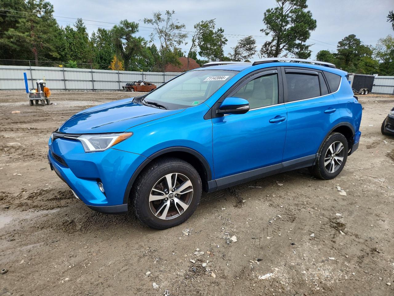 2016 TOYOTA RAV4 XLE | JTMRFREV8GD180152 | UPCARS