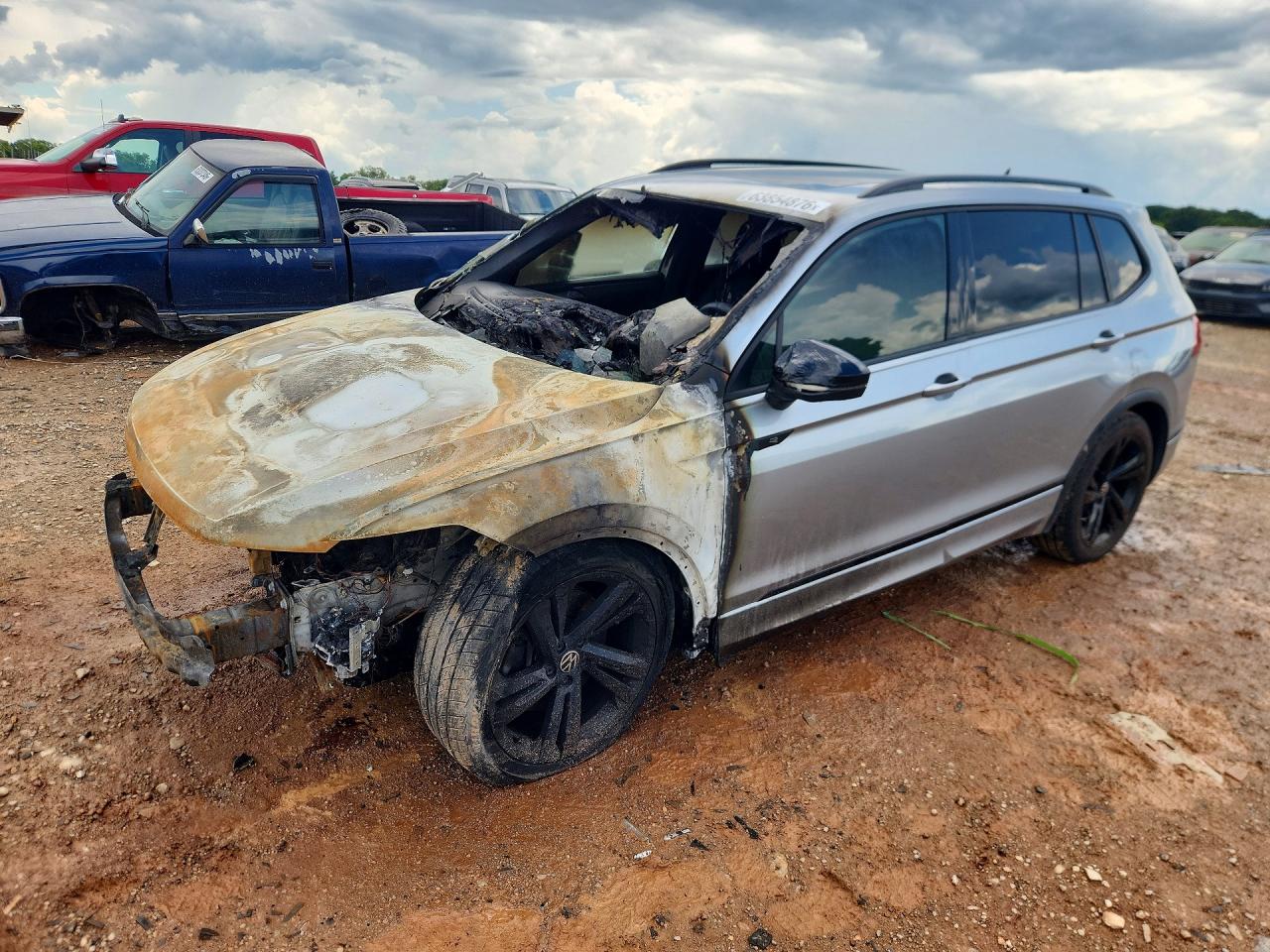 2023 VOLKSWAGEN TIGUAN SE R-LINE BLACK | 3VVCB7AX4PM130853 | UPCARS