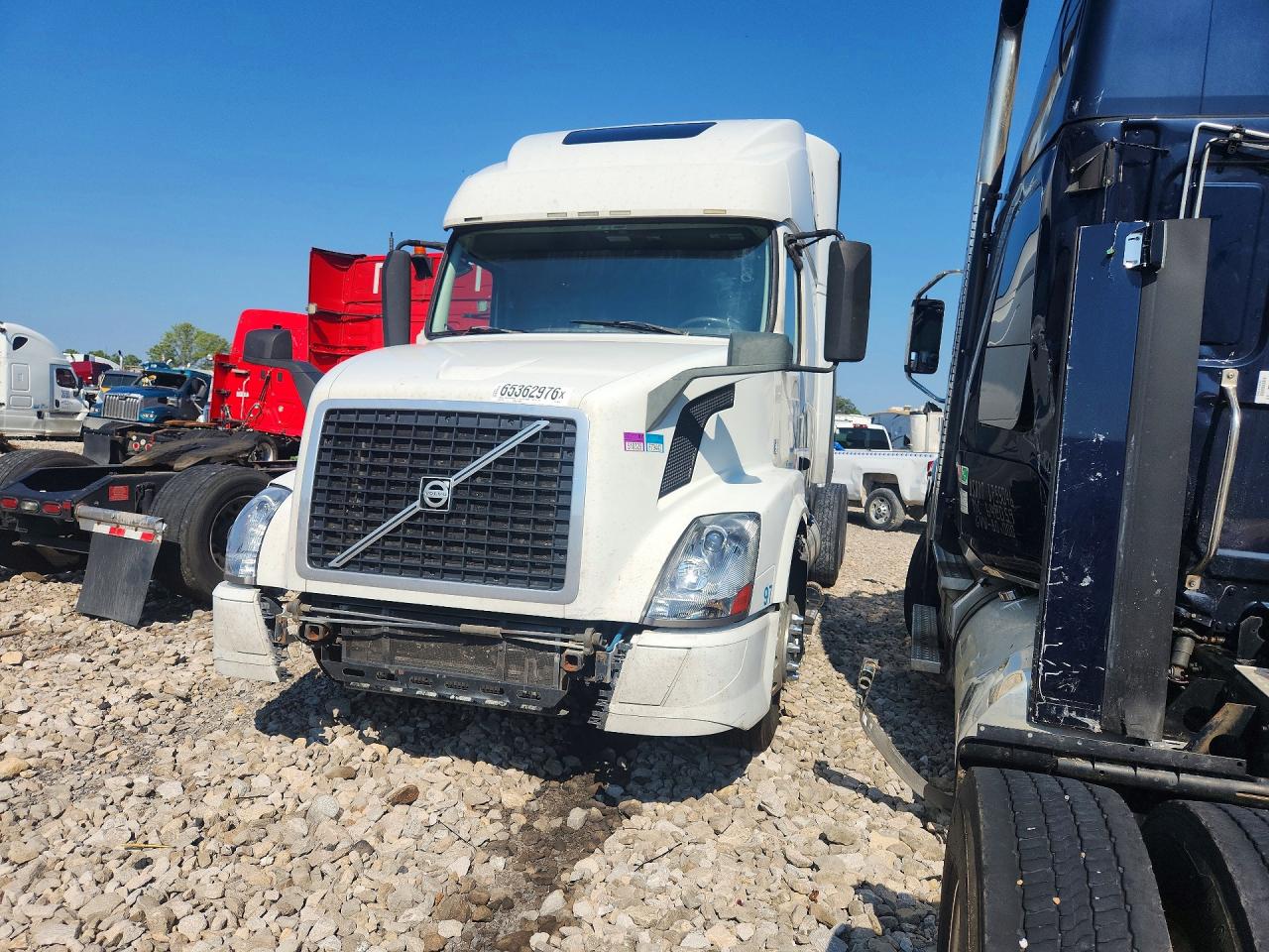 2016 VOLVO VNL SEMI TRUCK | 4V4NC9EH1GN968285 | UPCARS