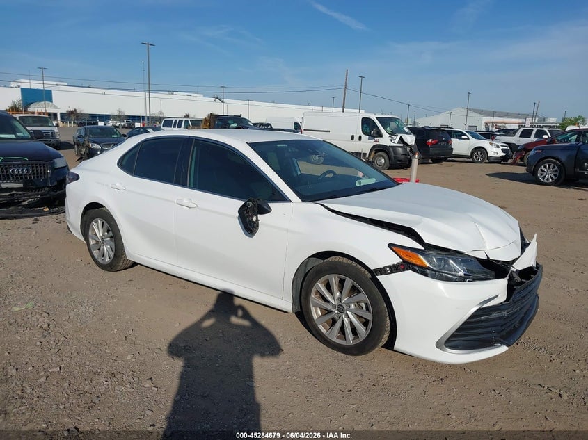 2022 TOYOTA CAMRY LE | 4T1C11AKXNU626733 | UPCARS