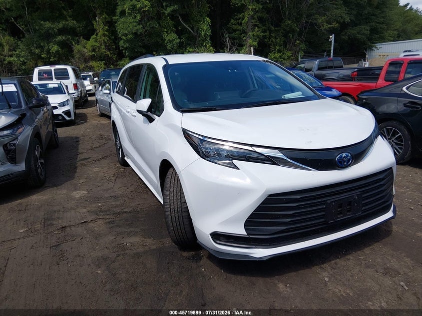 2024 TOYOTA SIENNA LE | 5TDKSKFC4RS154236 | UPCARS