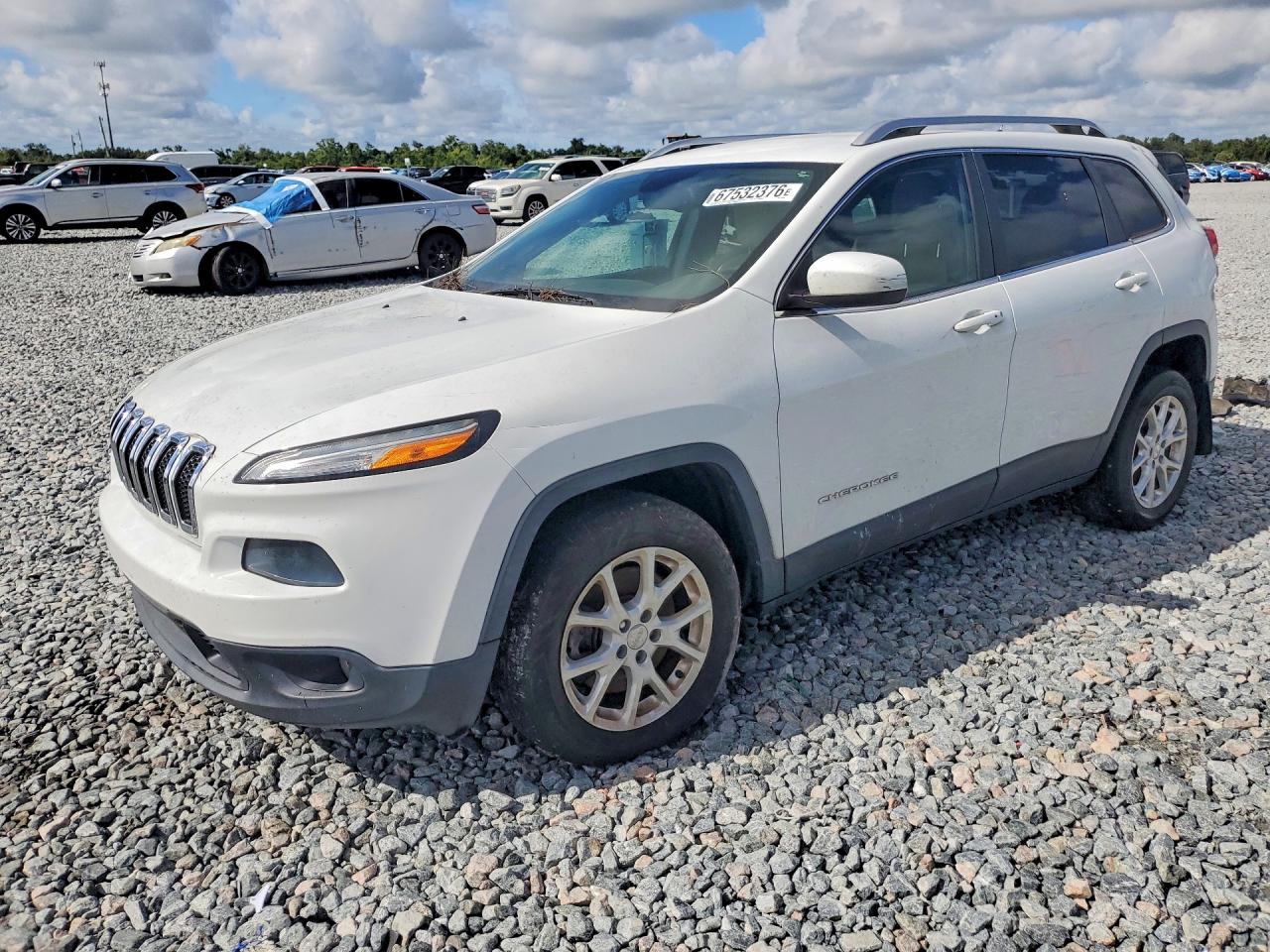 2015 JEEP CHEROKEE LATITUDE | 1C4PJLCB3FW700126 | UPCARS