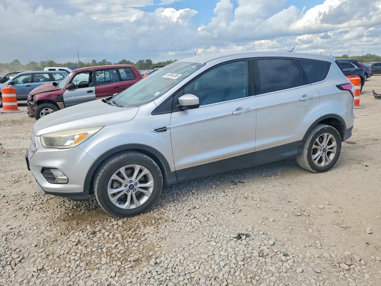 2017 FORD ESCAPE SE | 1FMCU9GD5HUE49270 | UPCARS