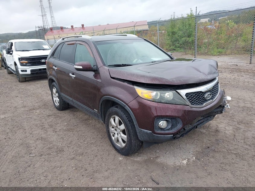 2011 KIA SORENTO LX | 5XYKTCA13BG122485 | UPCARS