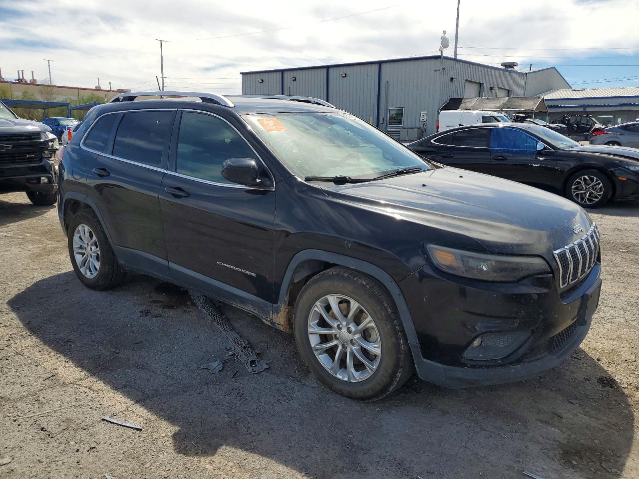 2019 JEEP CHEROKEE LATITUDE | 1C4PJMCX1KD239029 | UPCARS
