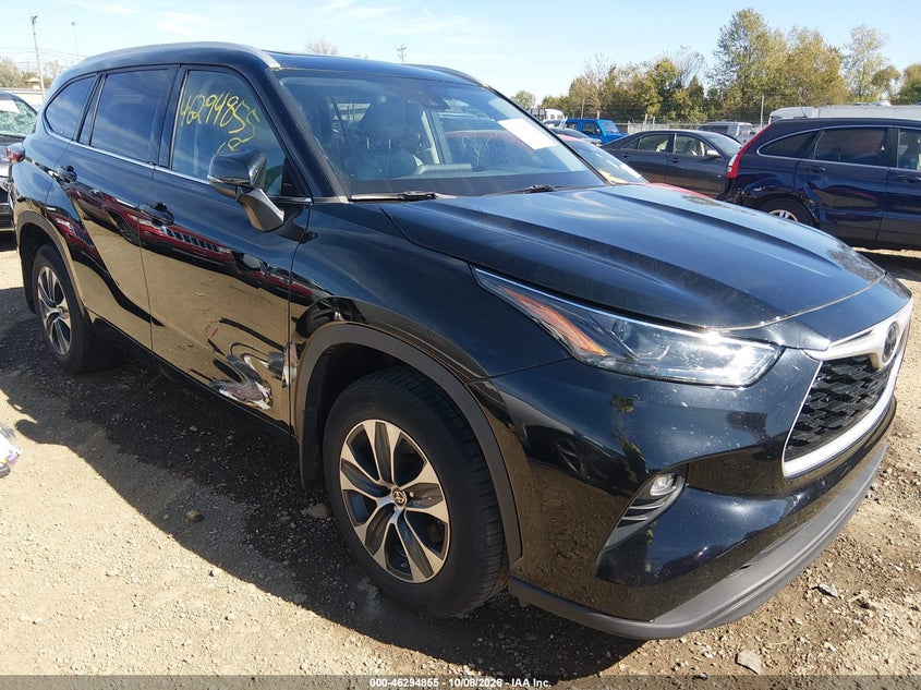 2022 TOYOTA HIGHLANDER XLE | 5TDHZRBH2NS162751 | UPCARS