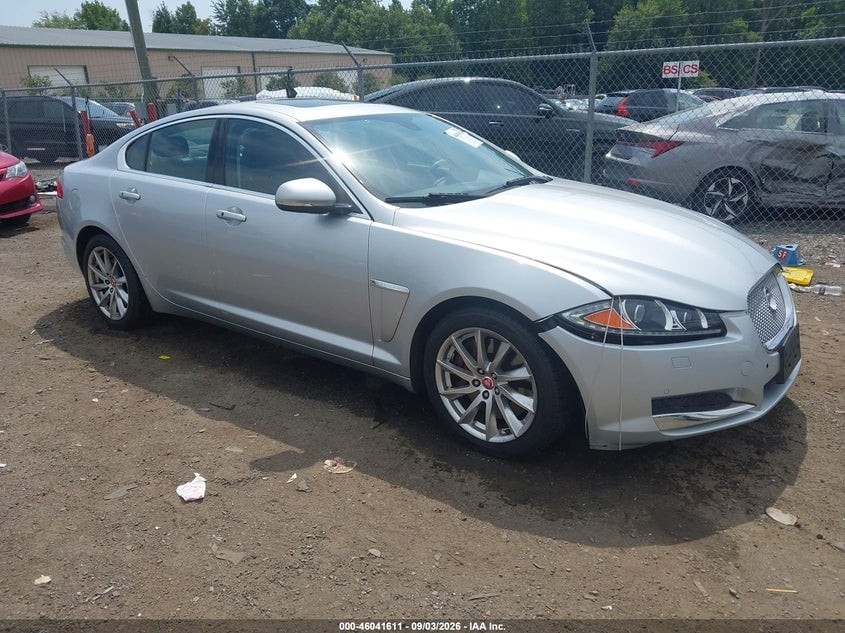 2015 JAGUAR XF 2.0T PREMIUM | SAJWA0FS8FPU55325 | UPCARS