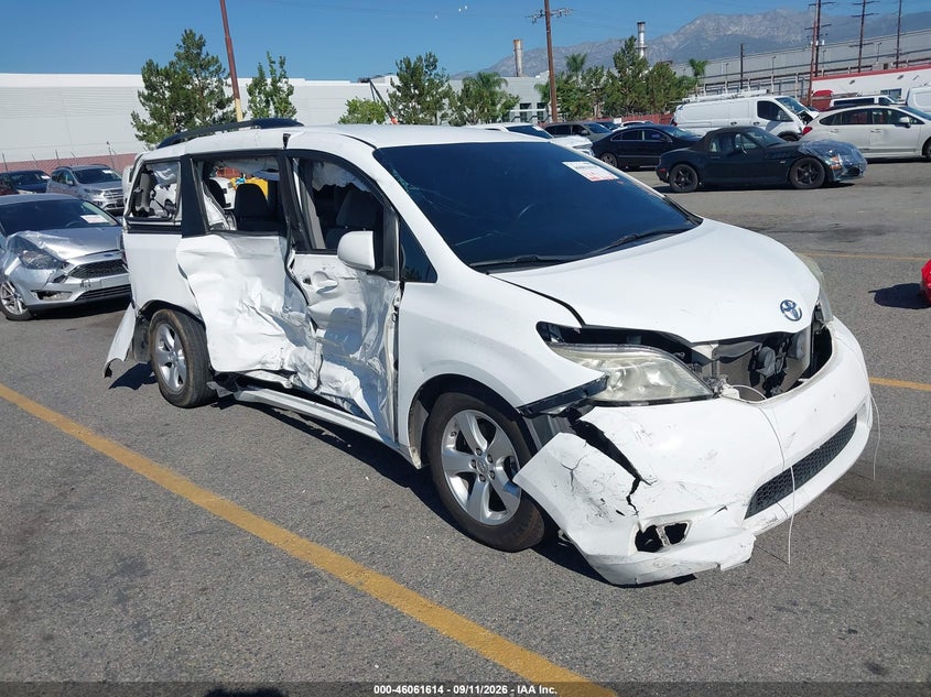 2017 TOYOTA SIENNA LE 8 PASSENGER | 5TDKZ3DC8HS766958 | UPCARS