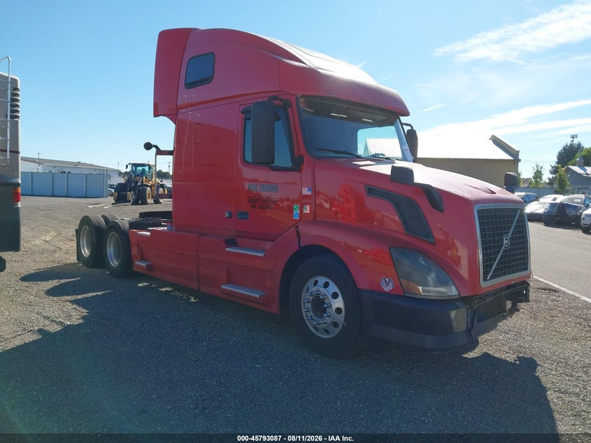 2015 VOLVO VN | 4V4NC9EJ8FN185143 | UPCARS
