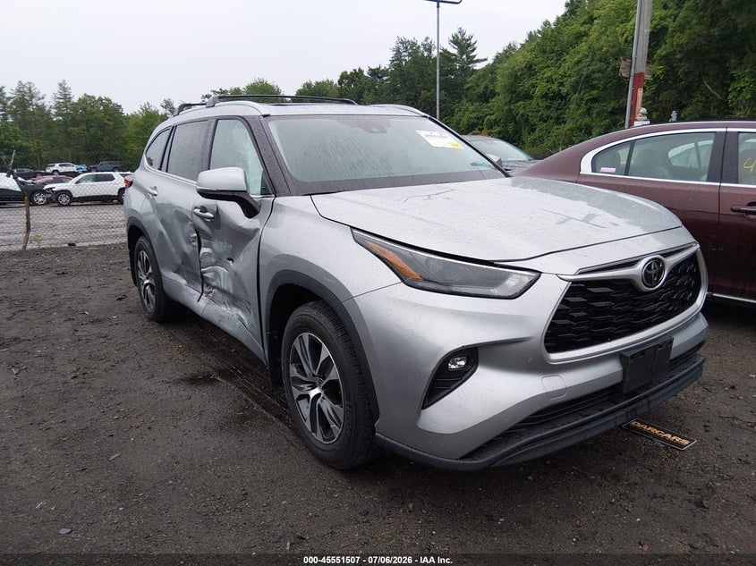 2022 TOYOTA HIGHLANDER XLE | 5TDGZRBH8NS166122 | UPCARS