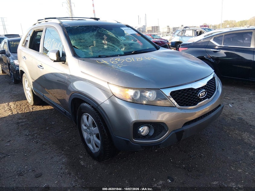 2012 KIA SORENTO LX | 5XYKT3A69CG253384 | UPCARS