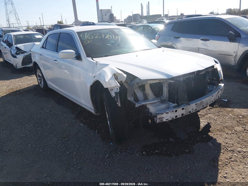 2015 CHRYSLER 300 LIMITED | 2C3CCAAG9FH807146 | UPCARS